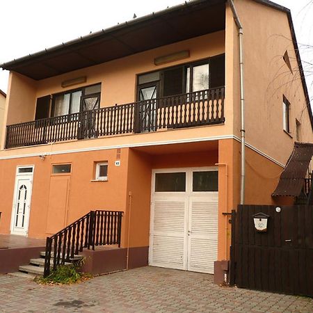 Orchidea Apartman Tata Dış mekan fotoğraf