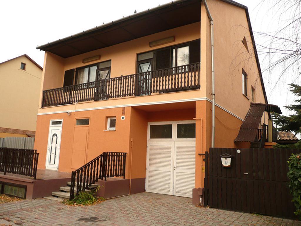 Orchidea Apartman Tata Dış mekan fotoğraf